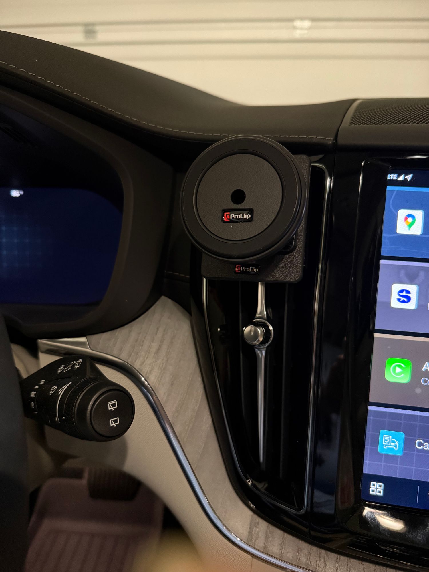 Best Car Mount for Volvo S60