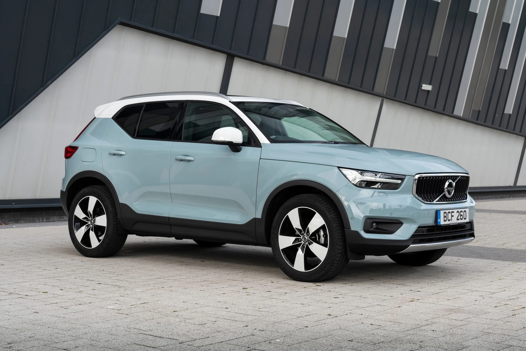 does 2019 volvo xc40 have remote start