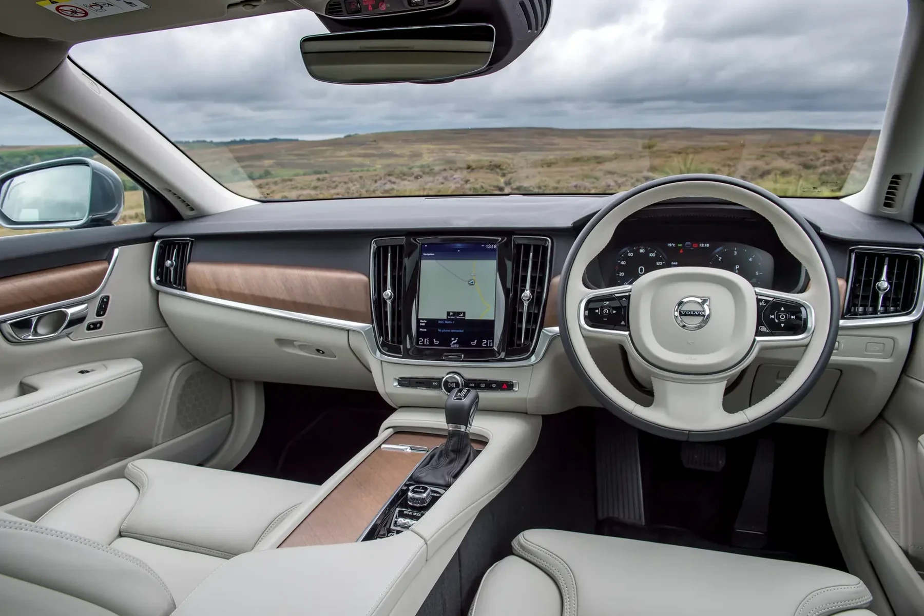 does volvo s90 have remote start