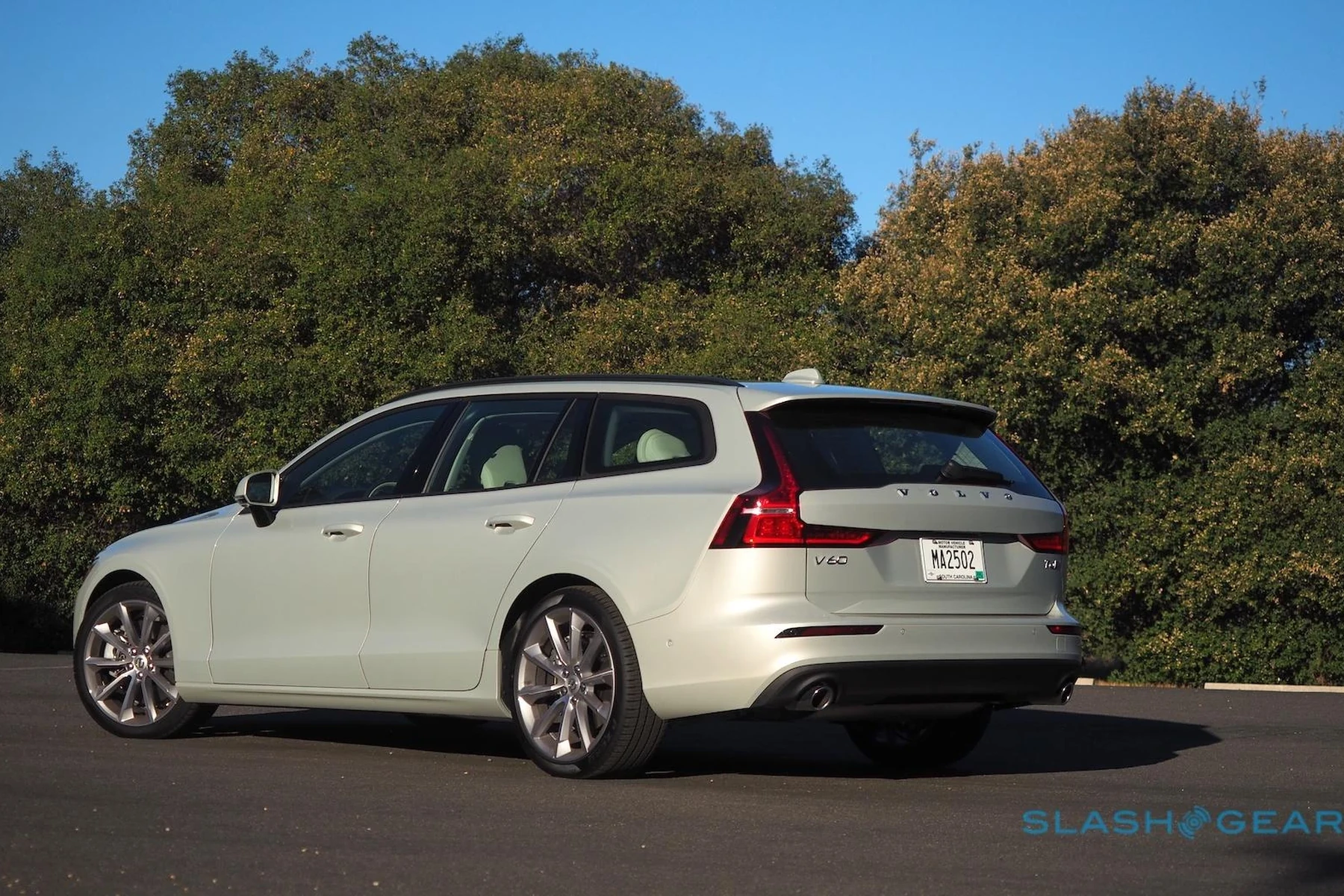 how to start volvo ex30
