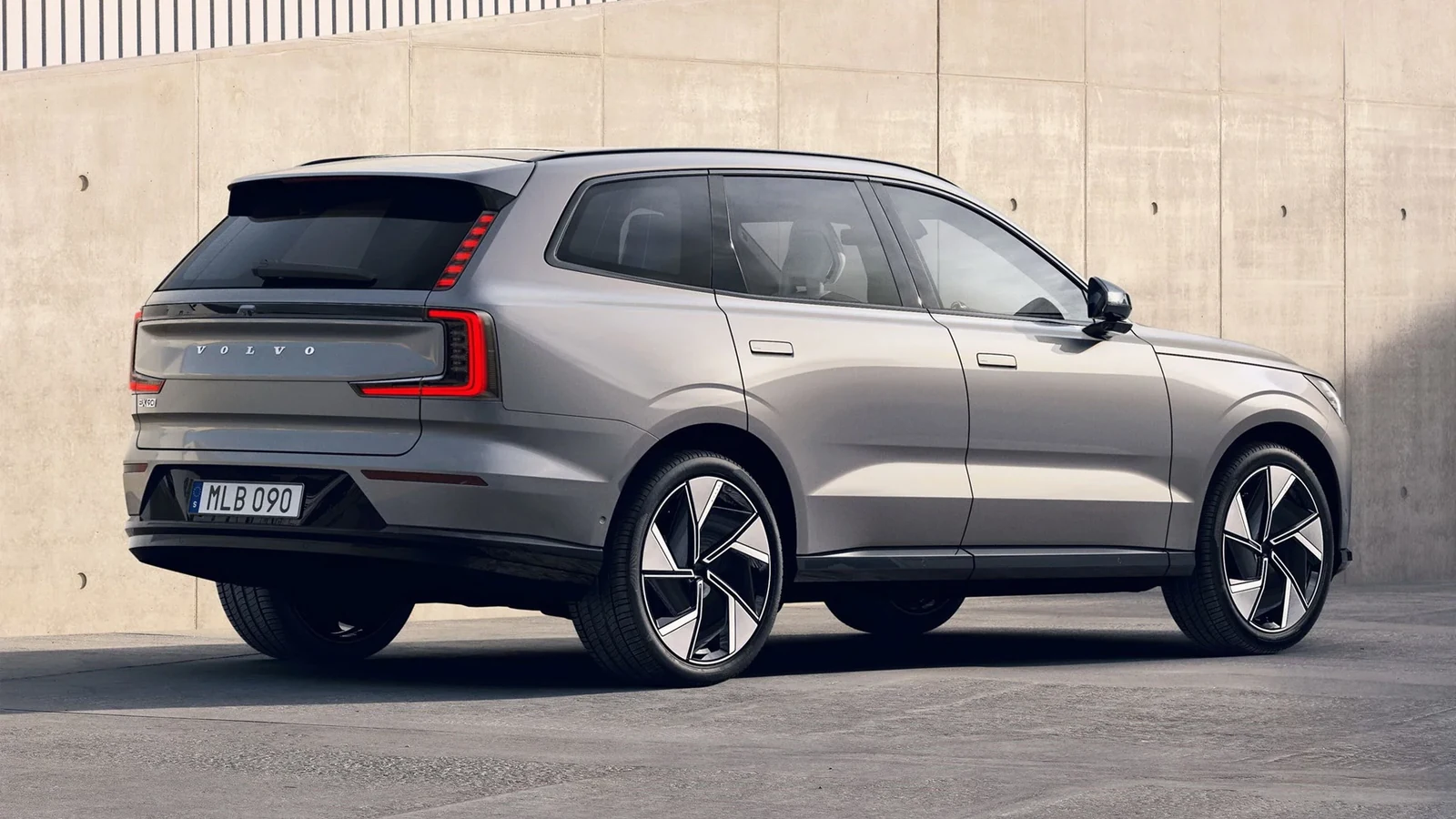 when are volvo cars going electric