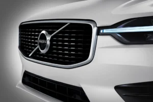 old volvo vs new car crash