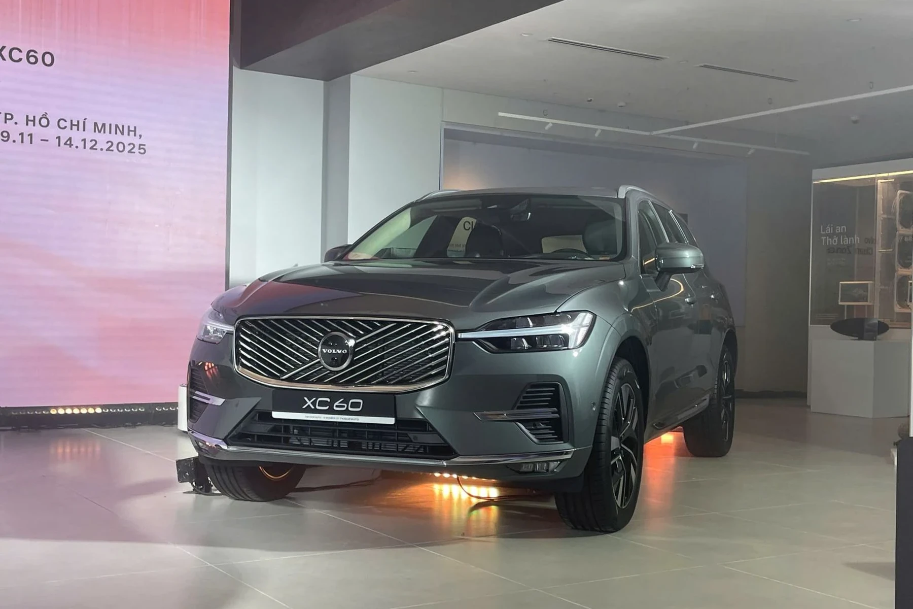 can volvo ex90 use tesla supercharger