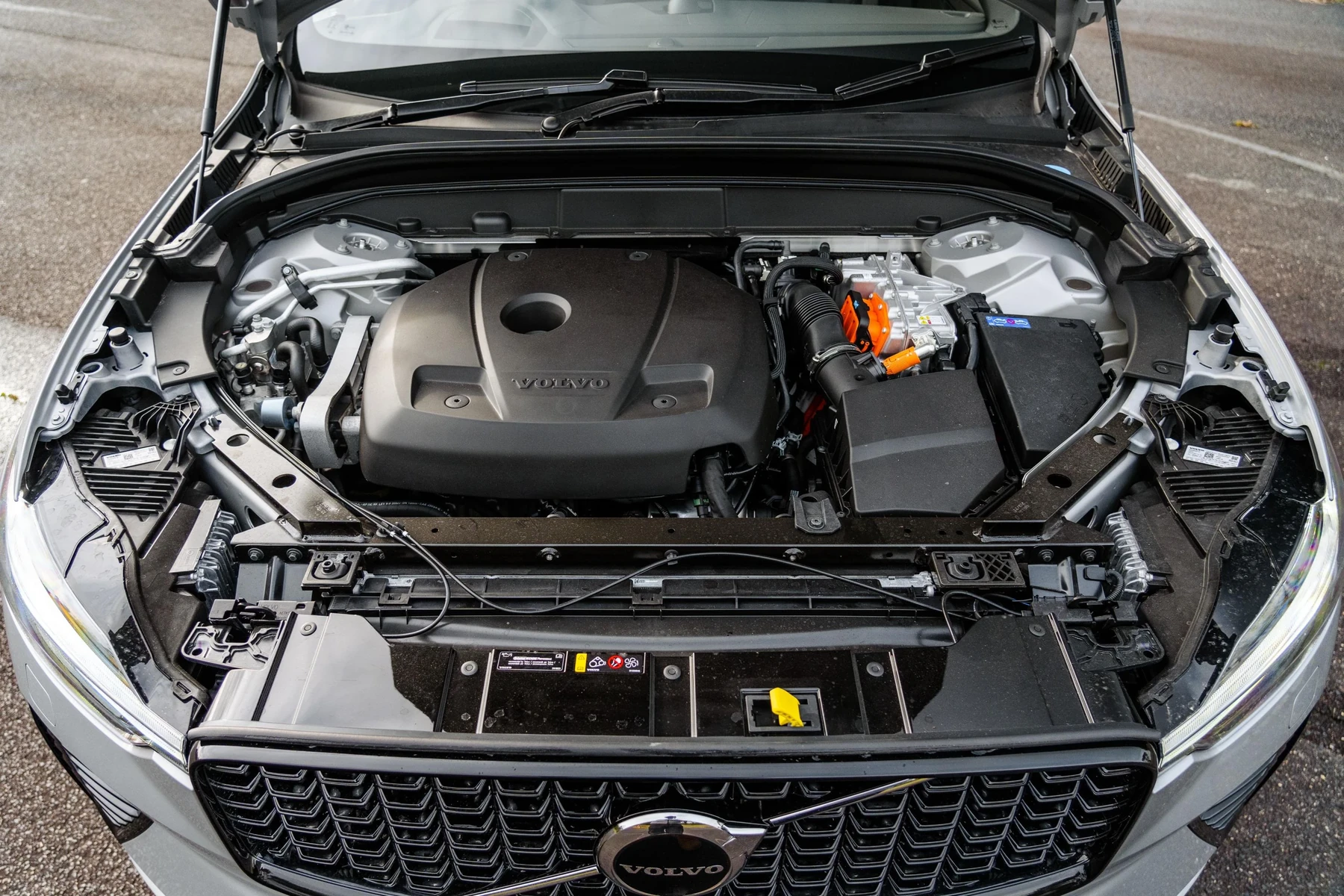 changing volvo xc60 battery
