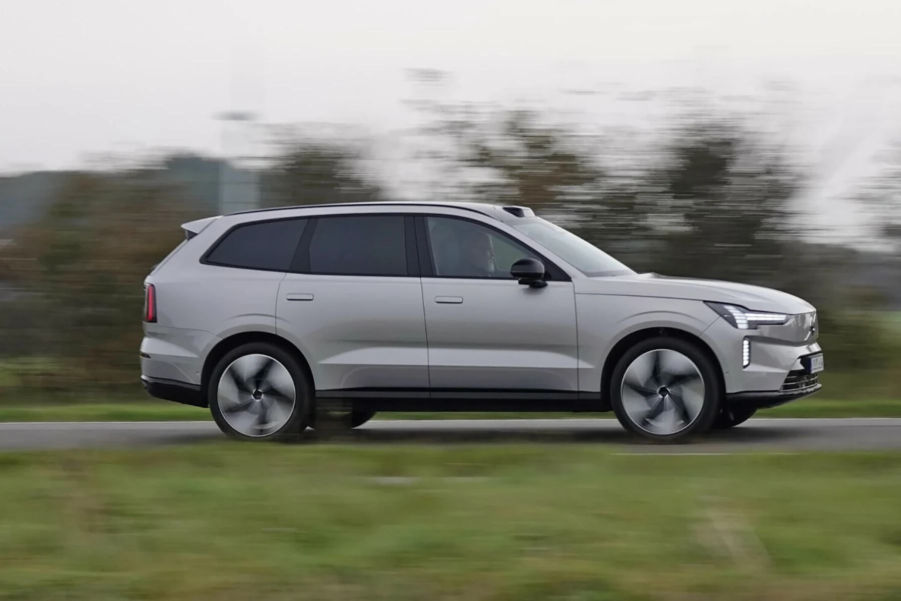 common problems with 2025 volvo ex90