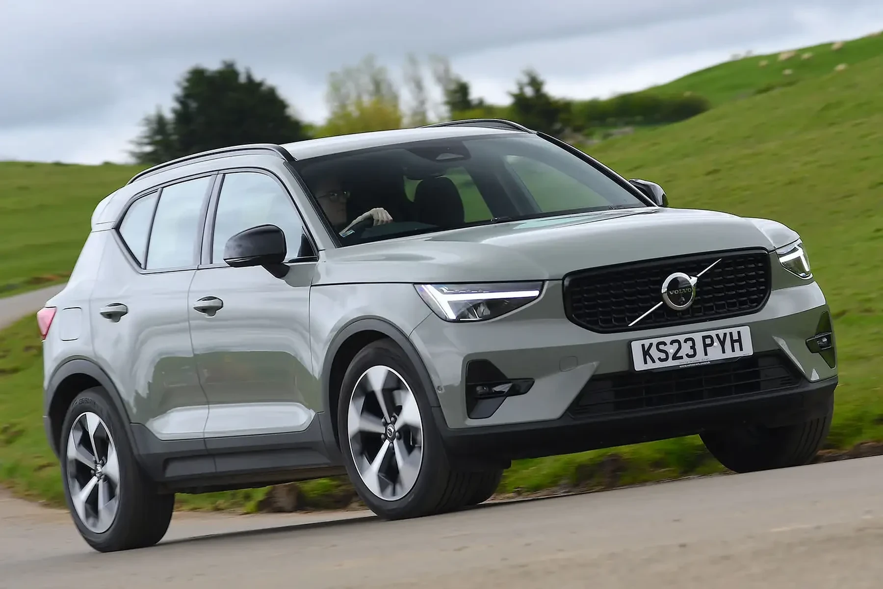 cost of volvo ex40