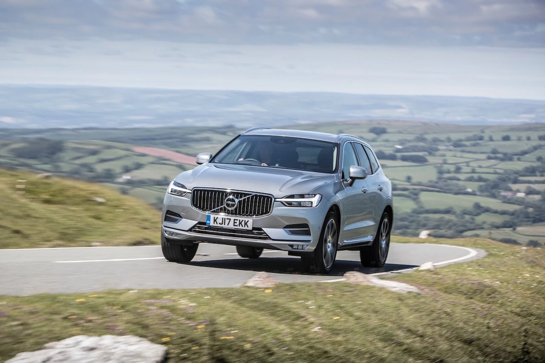 how heavy is a volvo xc60
