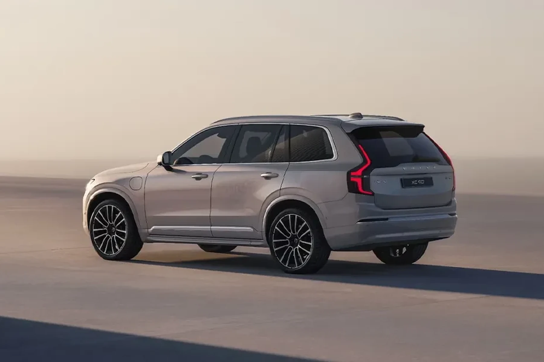 how long does volvo xc90 hybrid battery last