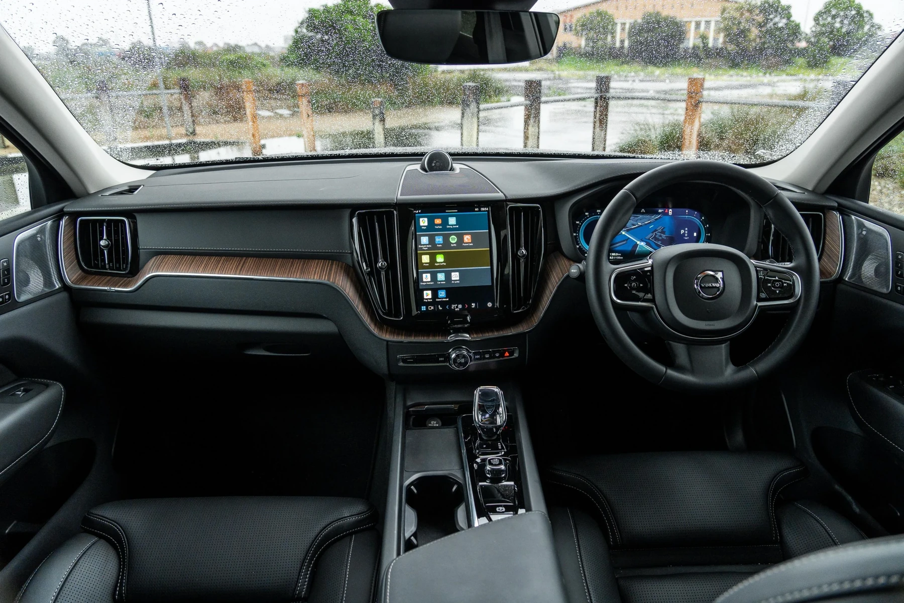 how much is a 2016 volvo xc60 worth