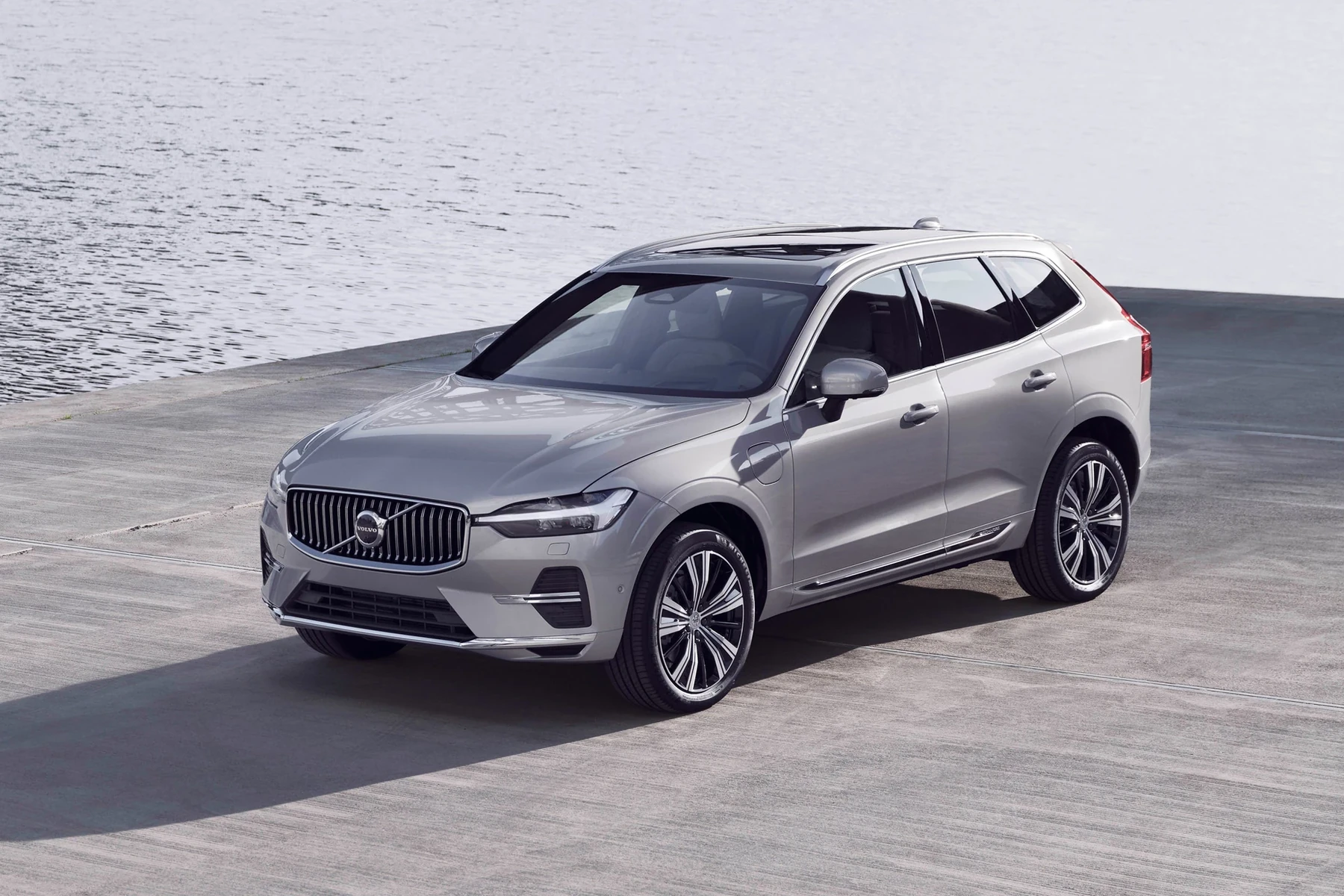 how much weight can a volvo xc60 carry