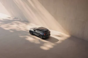 how to charge a volvo xc90 battery