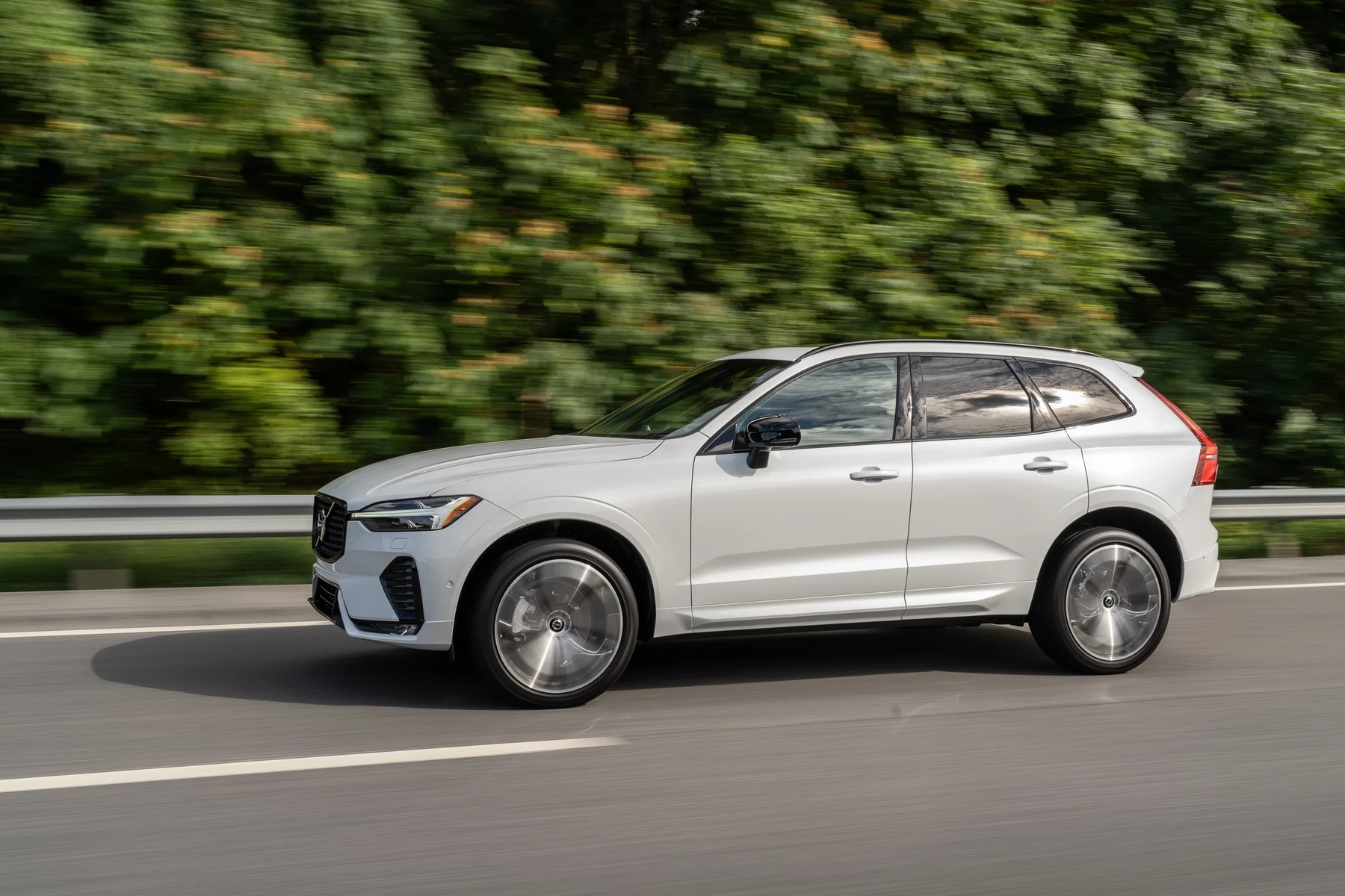how to put 2022 volvo xc60 in neutral