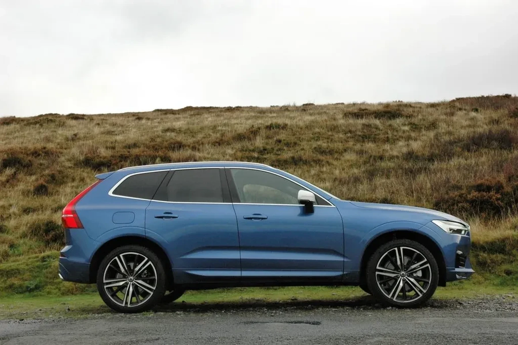 how to remove back seat volvo xc60