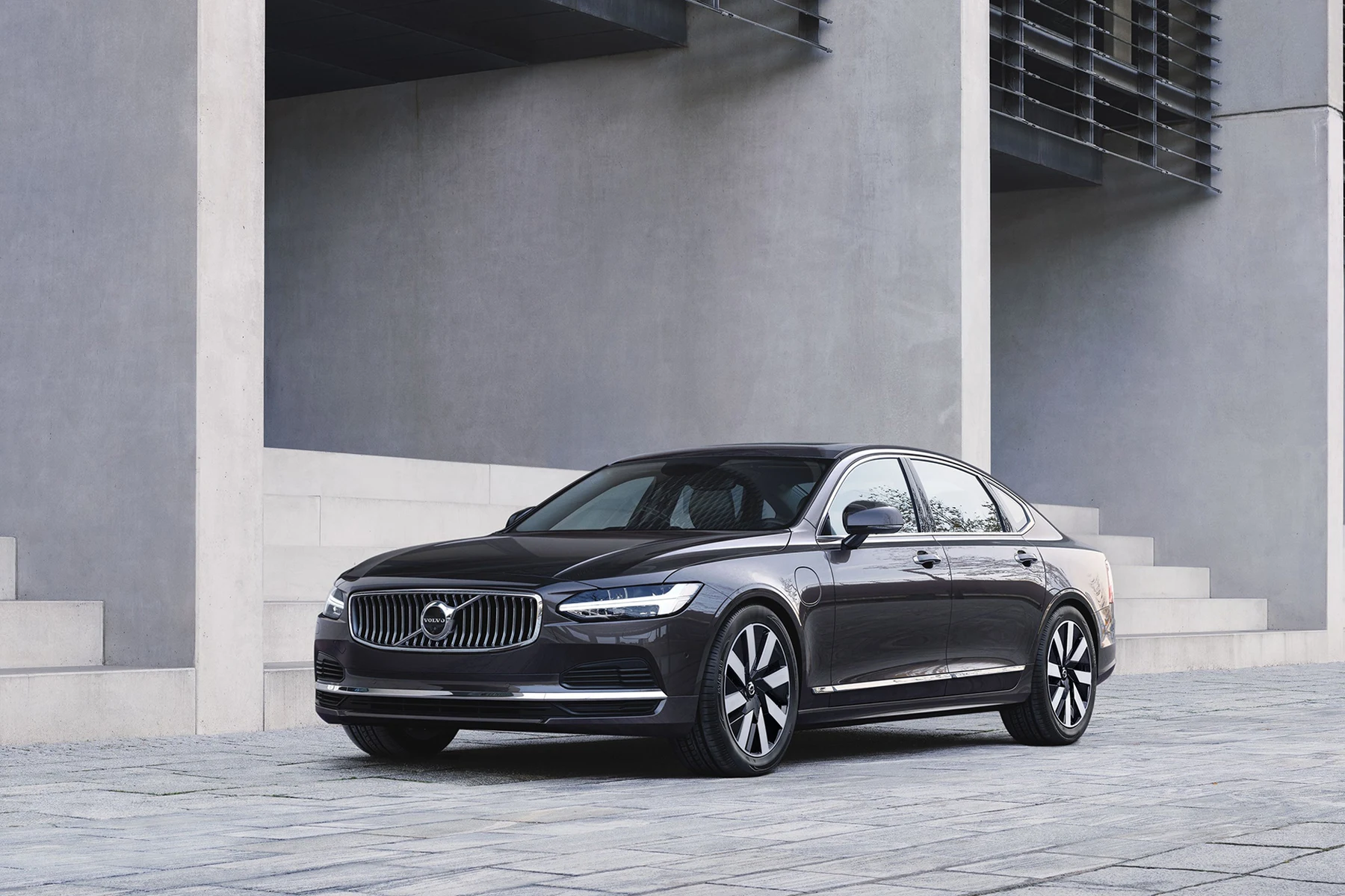 volvo cars vs mercedes