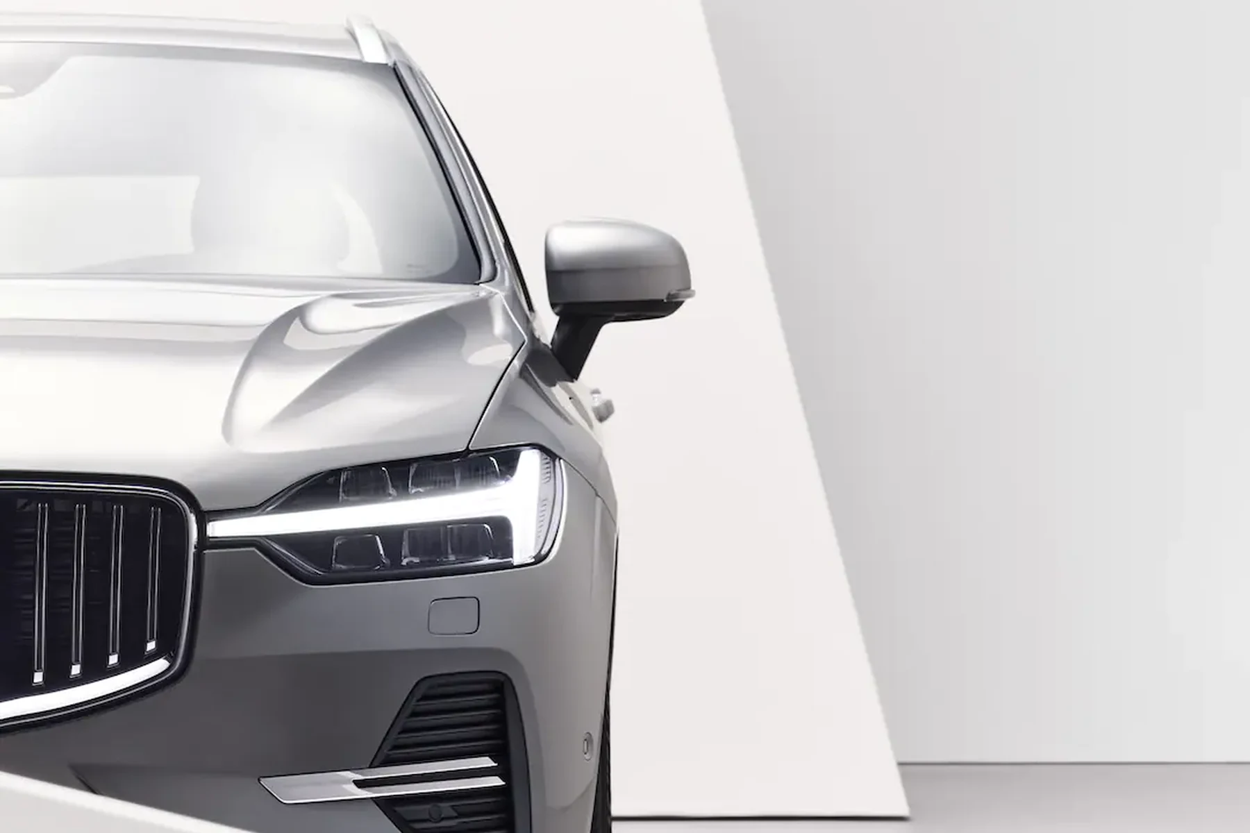 volvo vs luxury cars