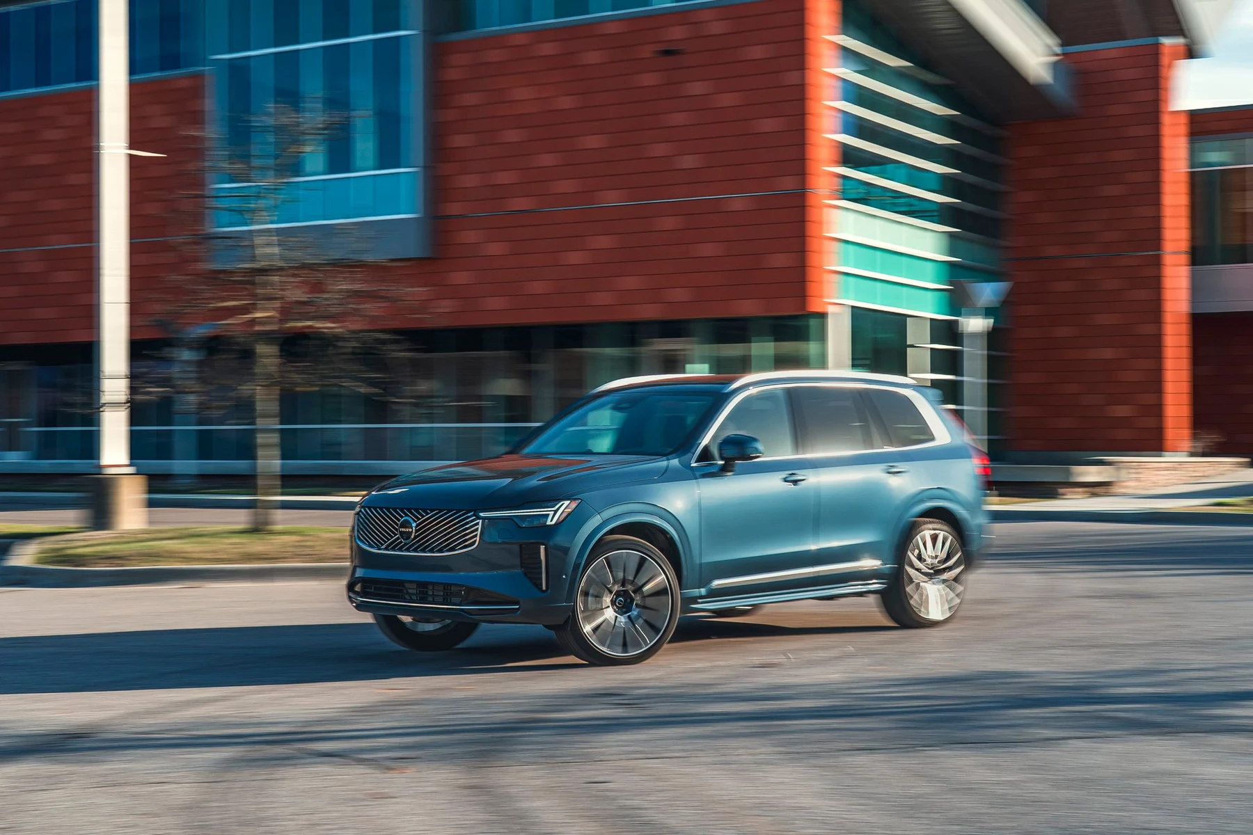 volvo xc90 difference between momentum and inscription