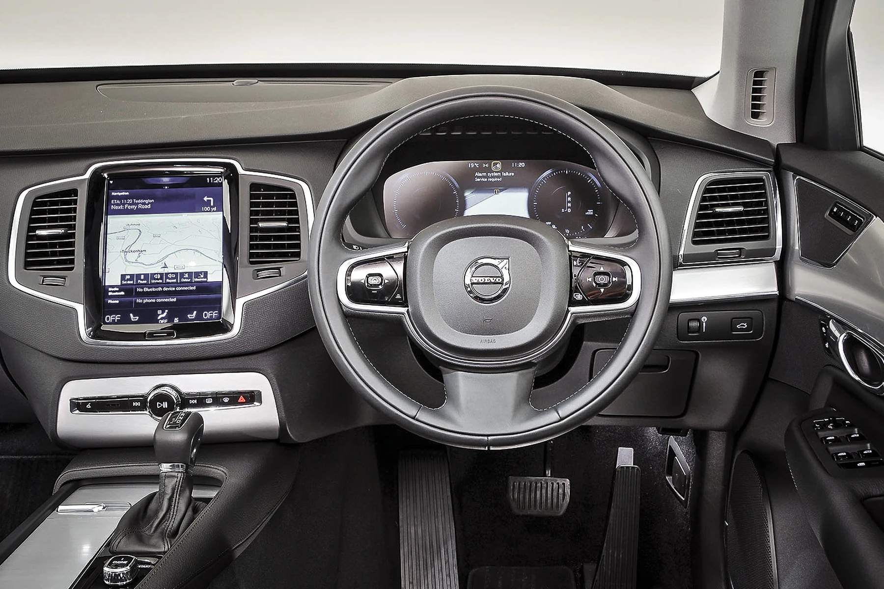 volvo xc90 difference between momentum and inscription