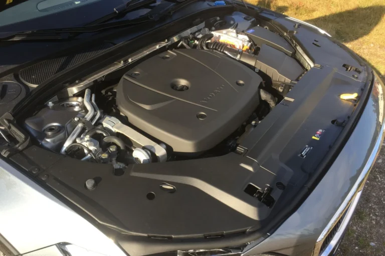 change battery on volvo key fob v90