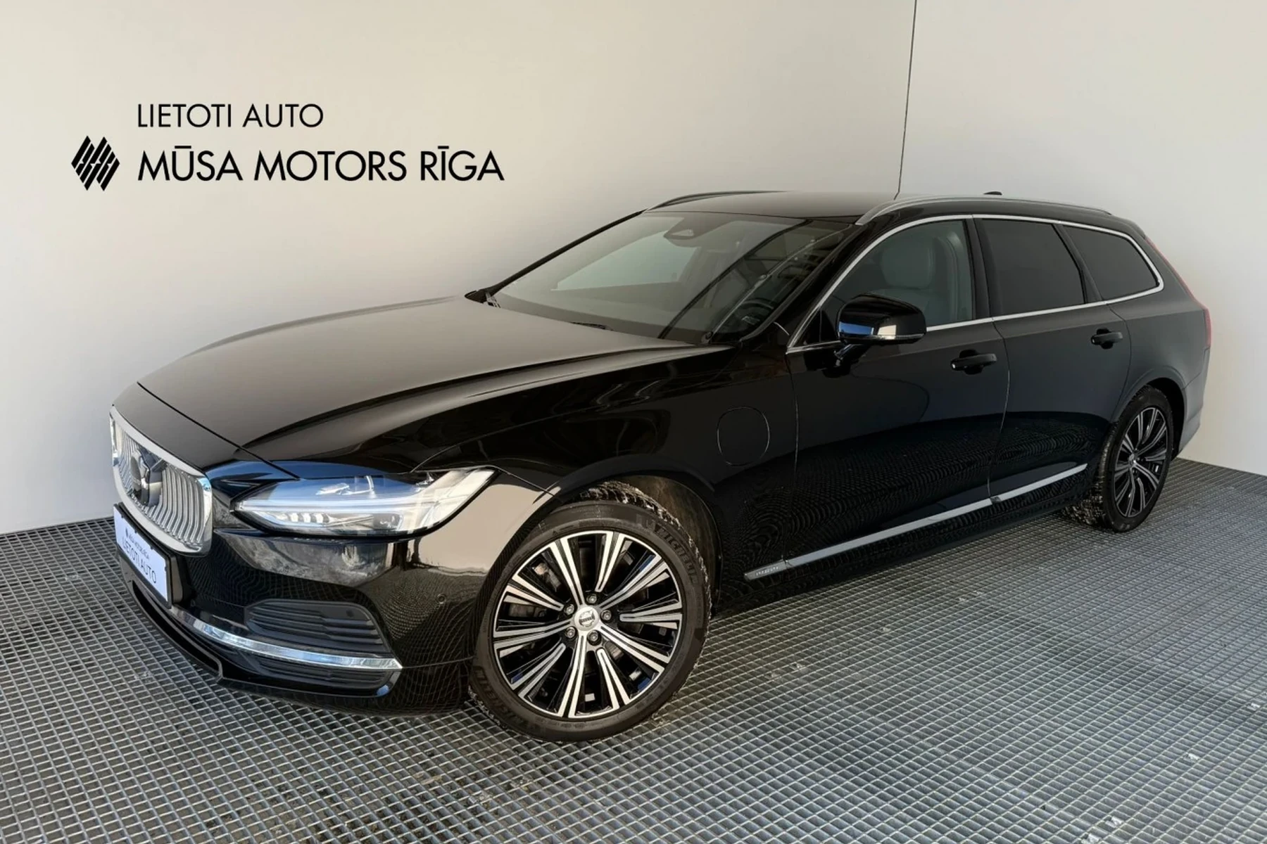 cleaning maintenance service v90 cross
