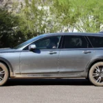 does the 1997 volvo v90 have an interference engine