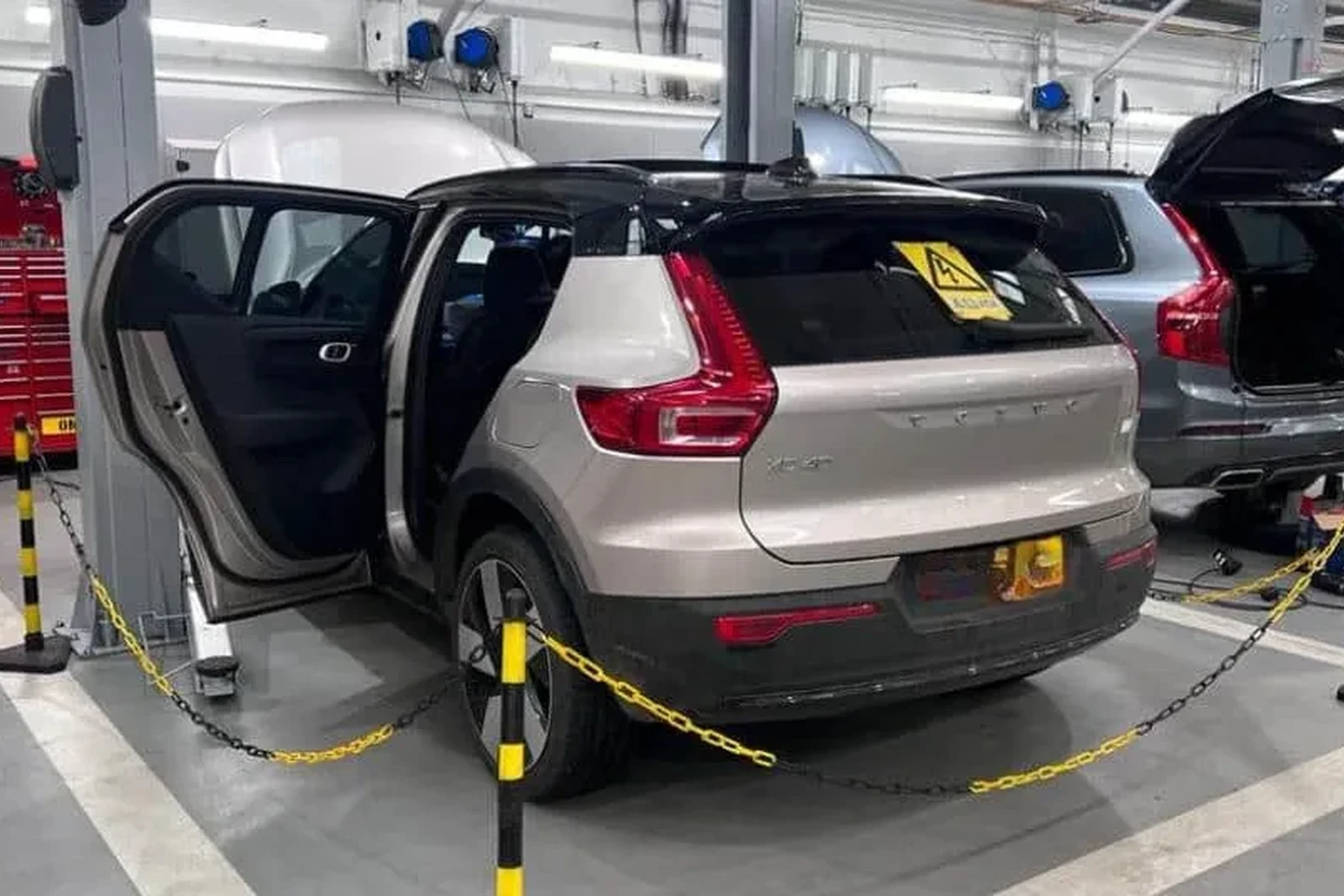 reset maintenance light volvo xc40