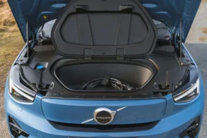 volvo ec40 battery technology specs