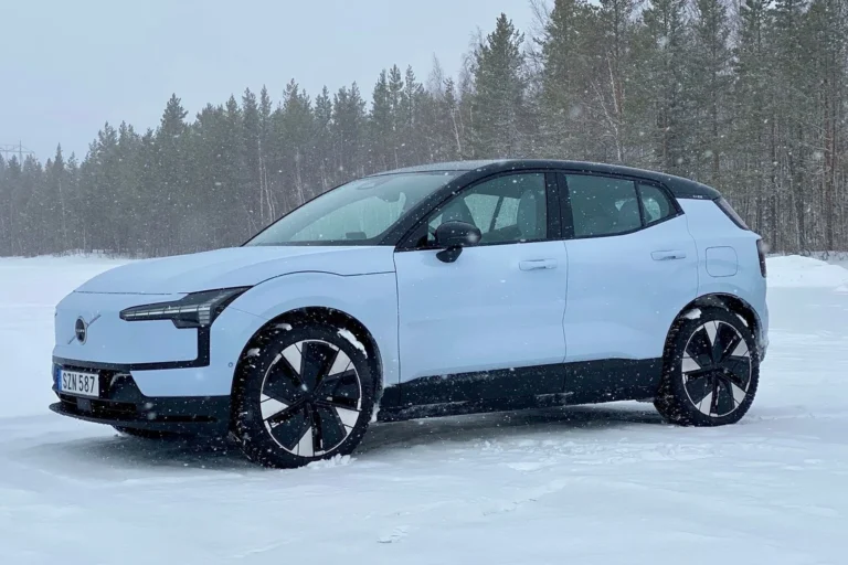 volvo ex30 battery range