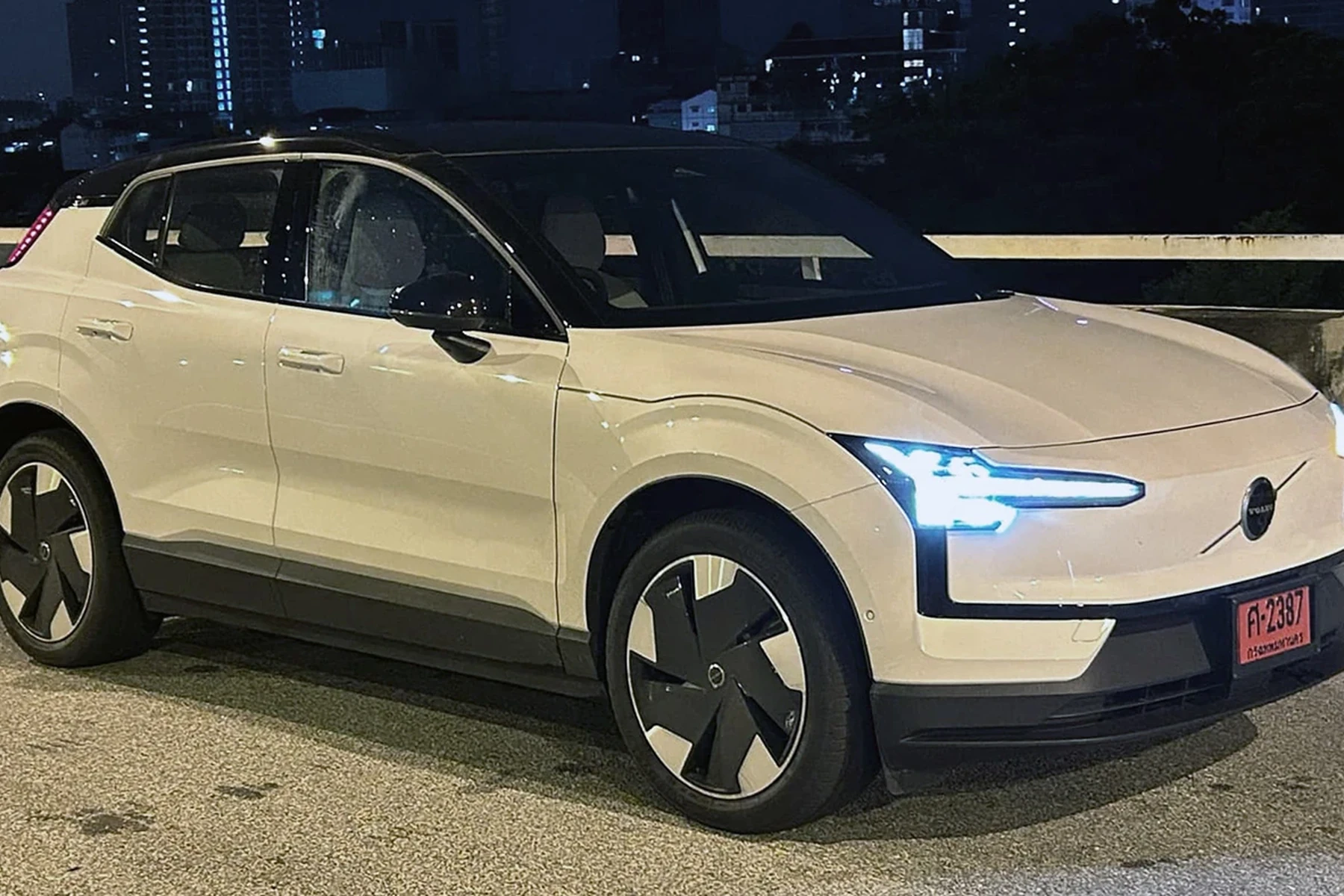 volvo ex30 performance mode