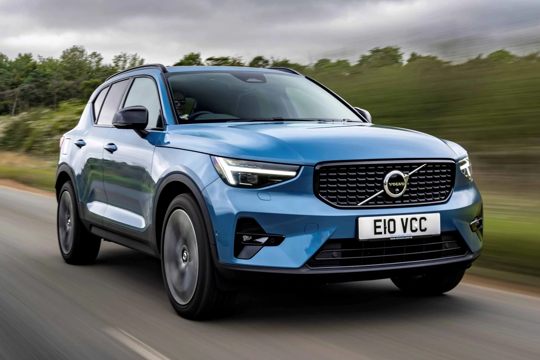 volvo ex40 carplay wireless