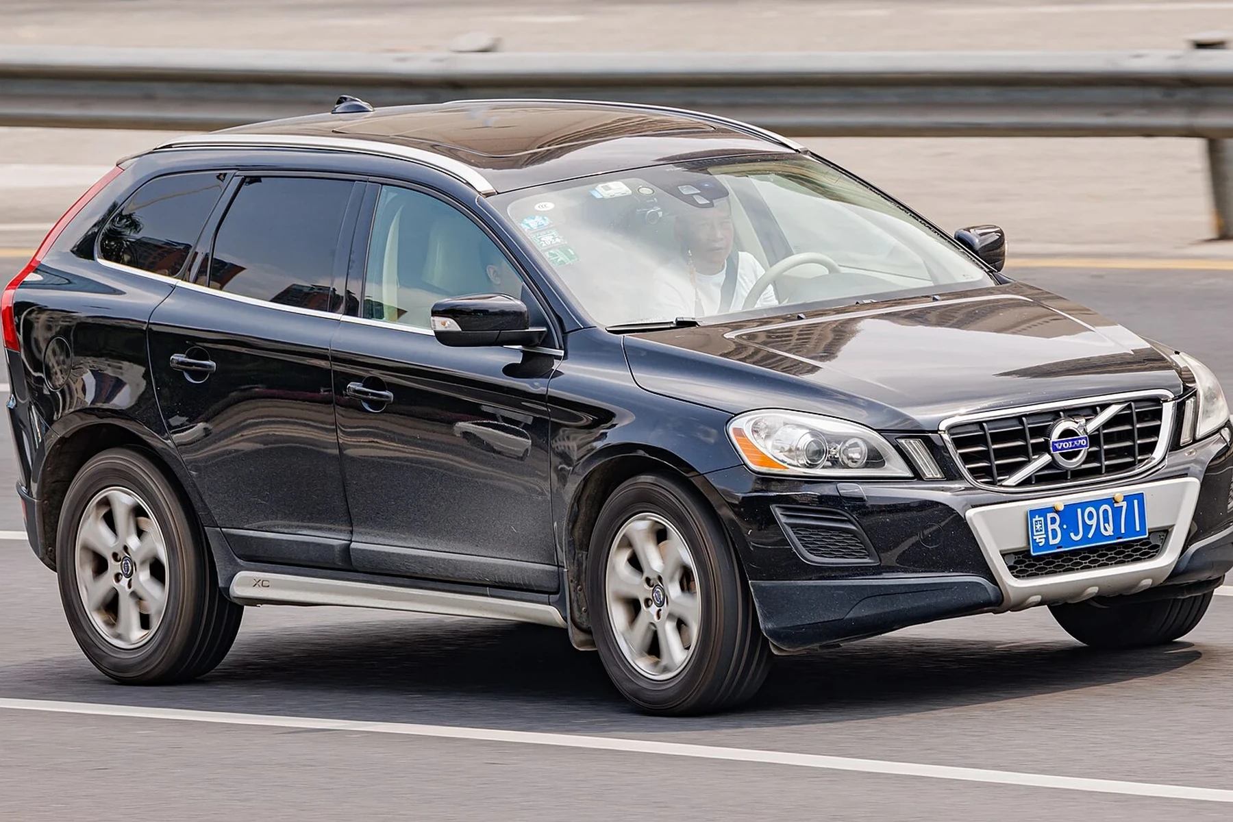 volvo ex40 official specifications battery