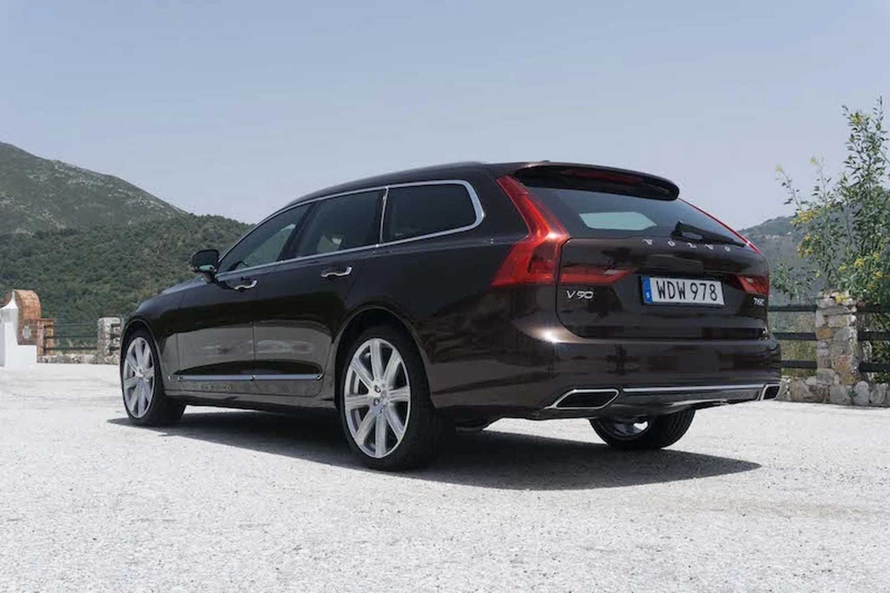 volvo v90 battery change
