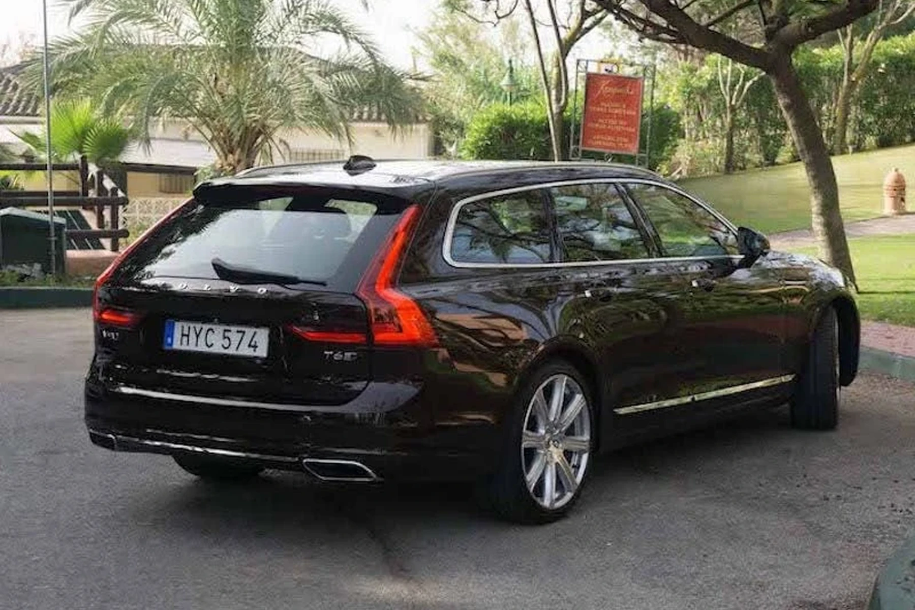 volvo v90 change key battery