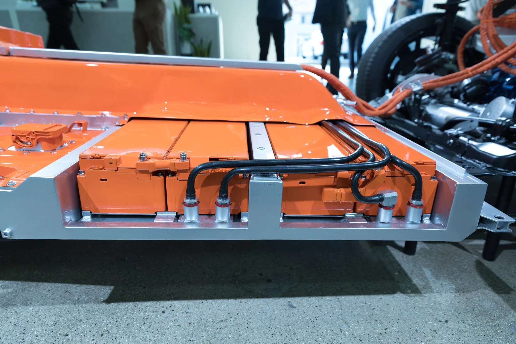 volvo xc40 auxiliary battery location