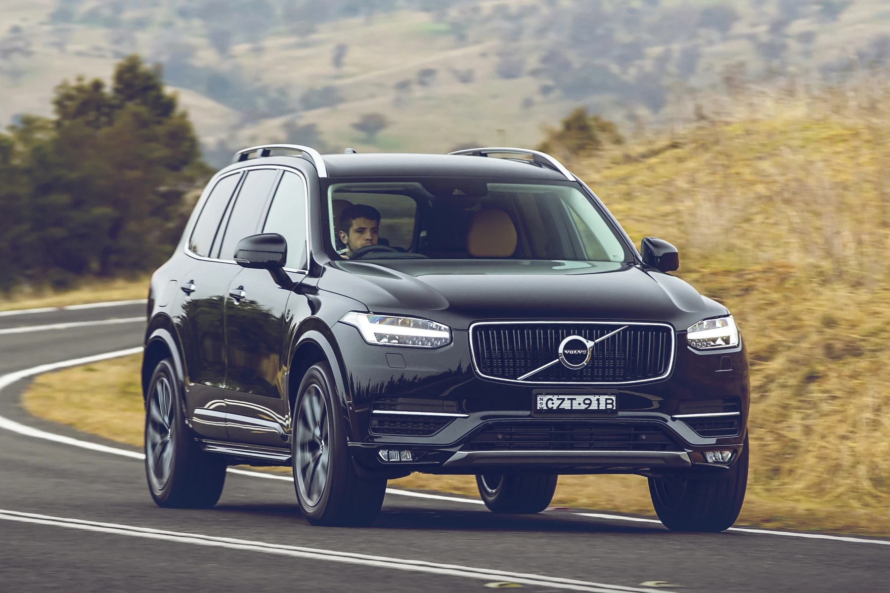what are the key safety features of the volvo xc90