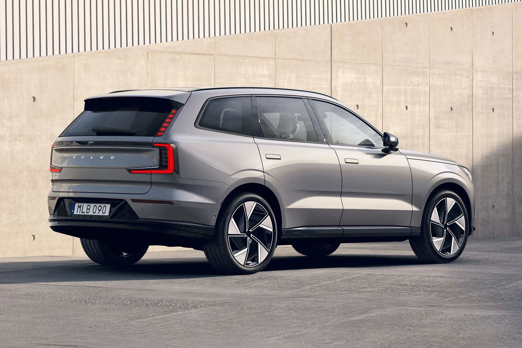 when does the volvo ex90 come out