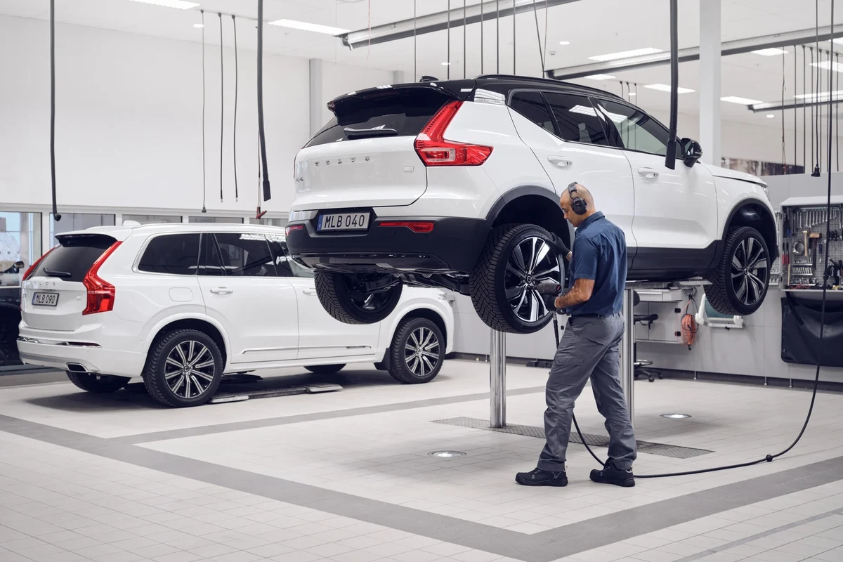 How Much Do Volvo Charge for a Service and Save