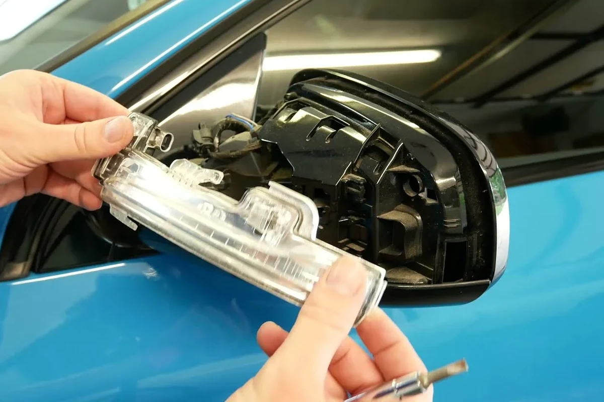 Volvo V40 Mirror Not Closing Simple Fixes to Resolve