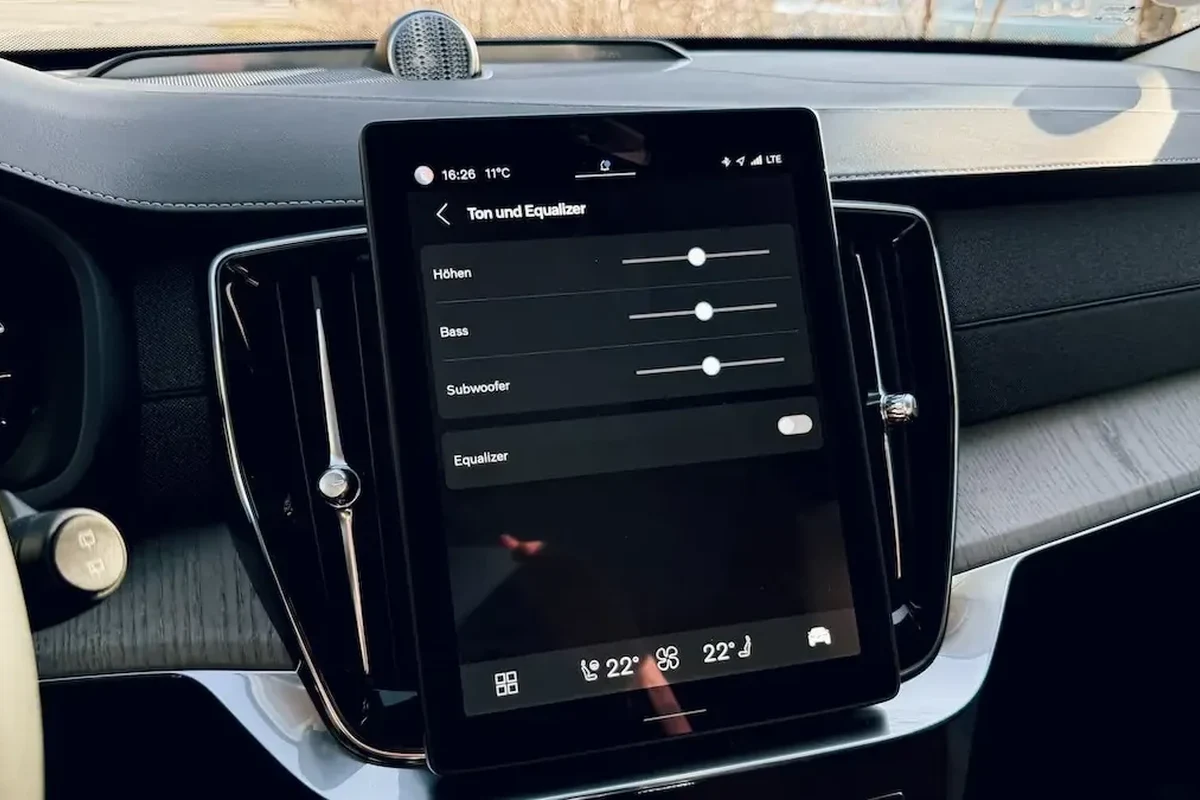 Volvo XC90 Bowers Wilkins vs Harman Kardon Audio Showdown